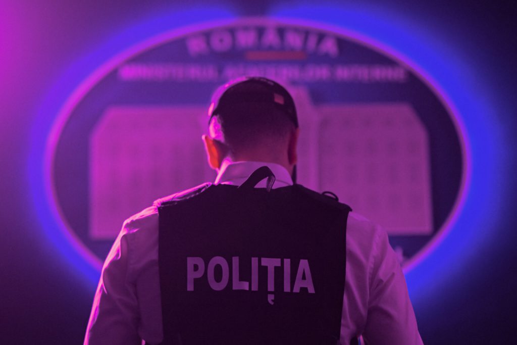 femeie de 24 de ani suspectata ca a injunghiat un barbat intr un apartament din constanta