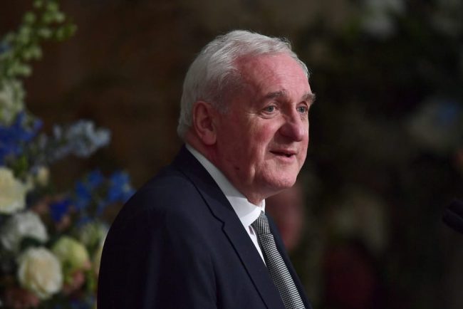 fostul primministru irlandez surprins in timp ce formula comentarii anti africane si anti islamice in campania electorala