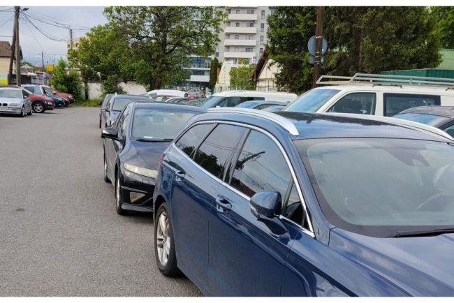 haos intr o parcare din cluj napoca patru soferi au obstruc accesul pentru autovehicule