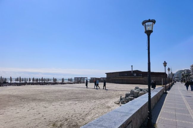 minivacanta de 1 mai pe litoral cum este atmosfera pe plaja din mamaia si care sunt preturile pentru micul dejun