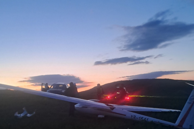 planor cu posibile dificultati de aterizare la mera judetul cluj informatiile despre un posibil accident aviatic nu sunt confirmate nu am fost sesizati