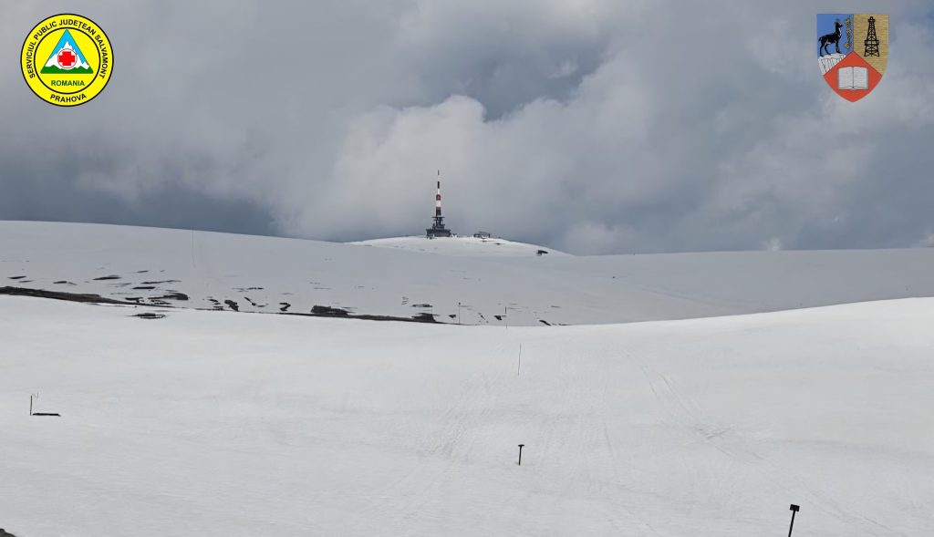 traseele turistice din platoul bucegi inchise se asteapta ploi ninsori si viscol