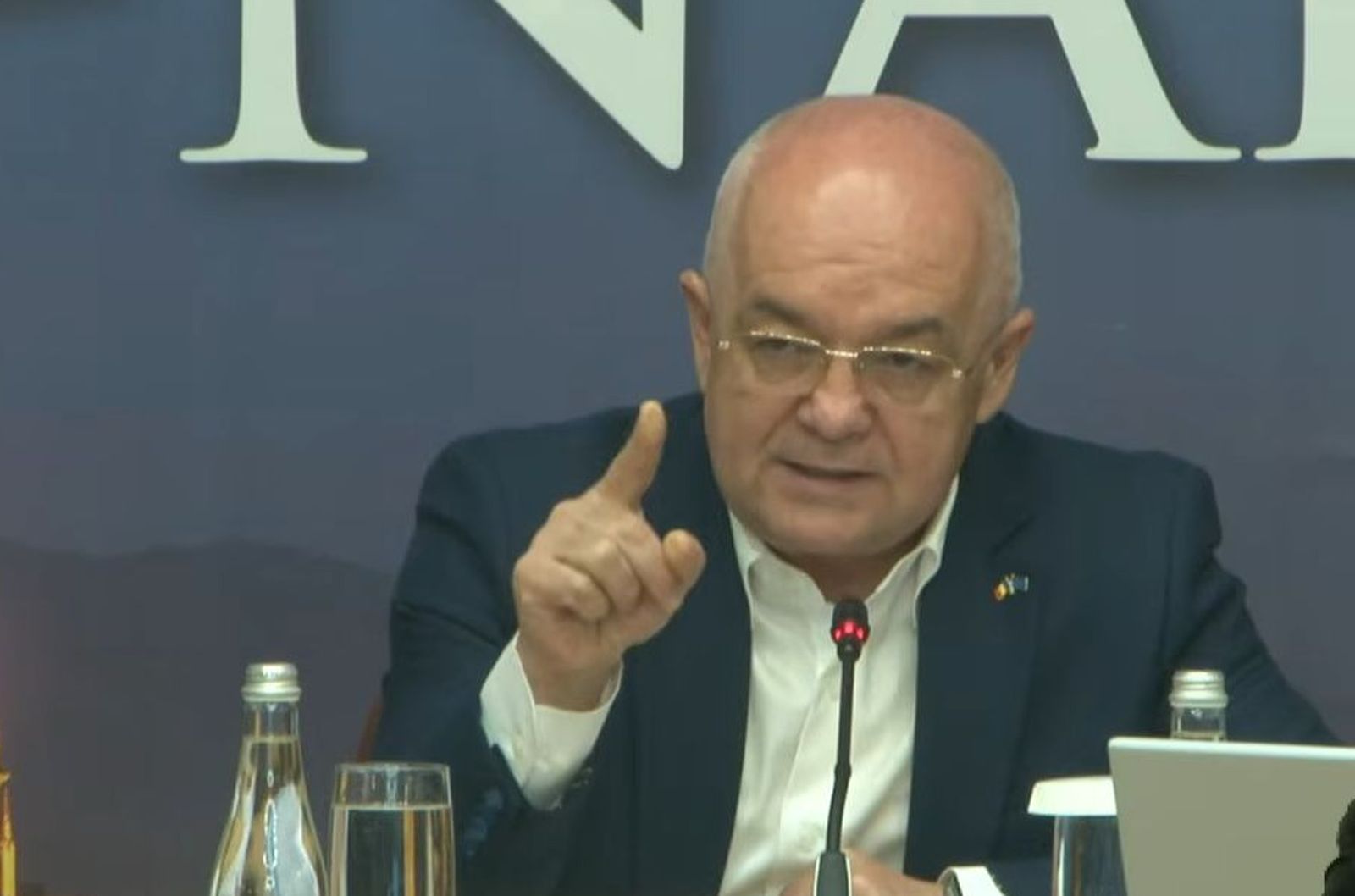 video emil boc furios in sedinta consiliului local timp de 20 de minute a avut un schimb aprins cu consilierii locali usr cluj referitor la tarifele ctp minciuni