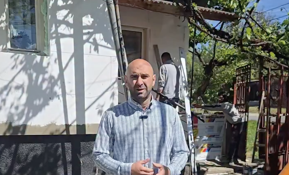 video zeci de case dintr o comuna din cluj vor beneficia de reabilitare energetica izolatie feronerie termopan si panouri fotovoltaice finantate din fonduri europene