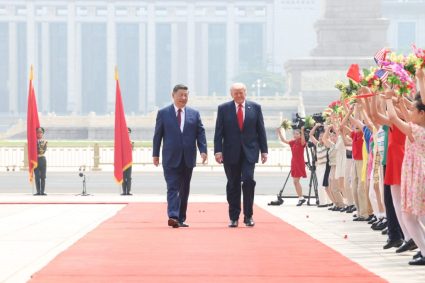 vizita lui trump in china prima zi a discutiilor cu xi jinping despre cooperarea economica si stramtoarea ormuz trump il invita pe liderul chinez sa vina la casa alba