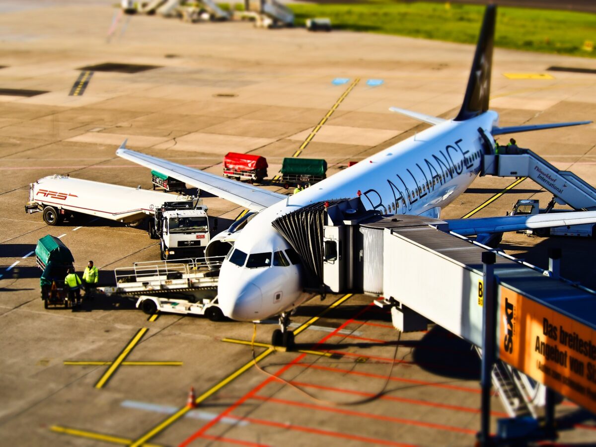 Aeroporturile dintr o capitala europeana majora avertizeaza ca ar putea suspenda noul sistem UE de control al pasapoartelor in plin sezon estival pentru a evita haosul aerian