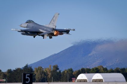 Alertă NATO în Europa: Avioane Gripen au interceptat un avion israelian care a pierdut contactul radio deasupra Ungariei.
