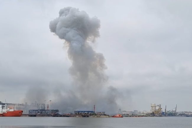 Alerta in Portul Constanta dupa o explozie Primele informatii indica posibilitatea impartii unei drone marine