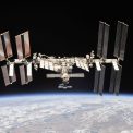 Alerta pe Statia Spatiala Internationala Astronautii au fost evacuati in capsula de salvare din cauza unei scurgeri de aer care s a agrevat