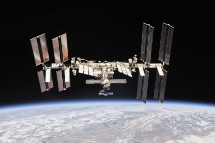 Alertă pe Stația Spațială Internațională: Astronauții au fost evacuați în capsula de salvare din cauza unei scurgeri de aer care s-a agravat.