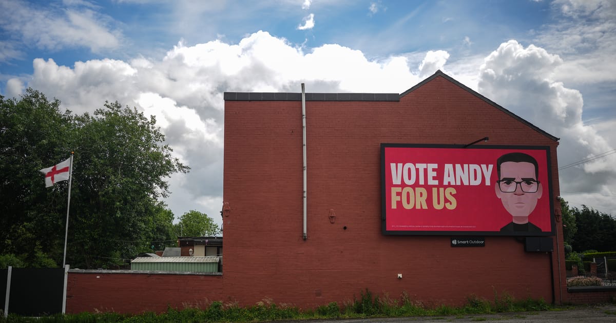 Andy Burnham isi concentreaza atentia asupra nivelului local pe masura ce se apropie alegerea din Makerfield