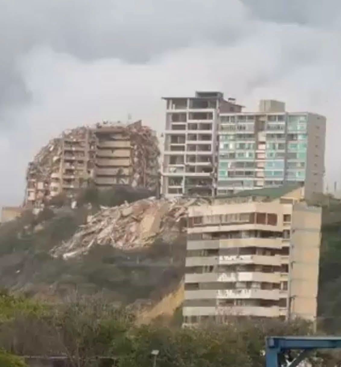 Bilan actualizat peste 900 de decese i 50000 de disparii n urma cutremurelor din Venezuela Salvatorii continua cutrile pentru a gsi supravieuitori printre ruine
