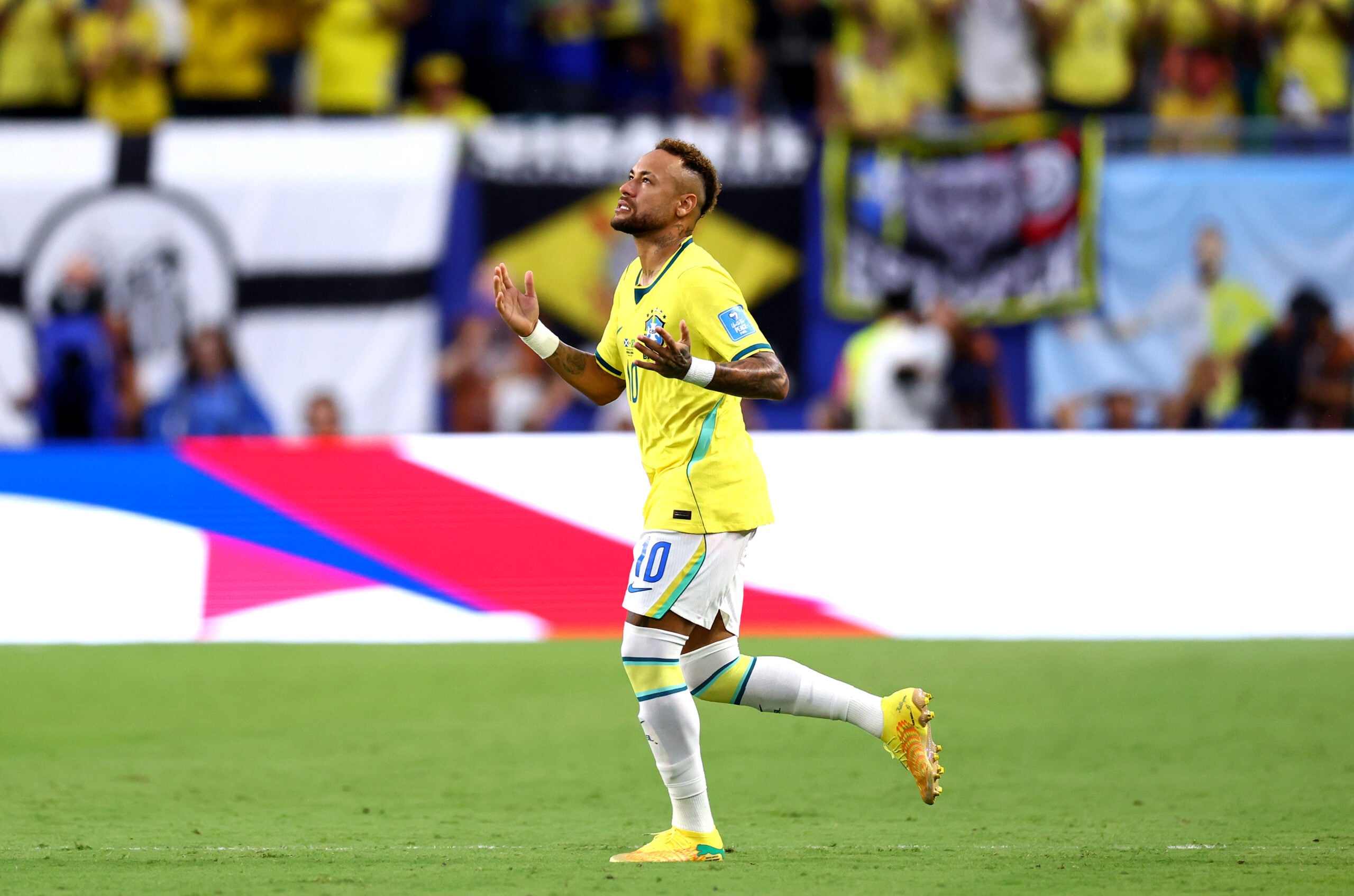 Brazilia face istorie la Mondial Neymar revine dupa aproape trei ani si Selecao avanseaza in competitie