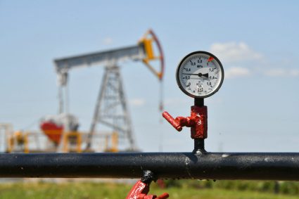 Bursele asiatice scad semnificativ, iar prețul petrolului crește în urma schimbului de atacuri între Iran și SUA.