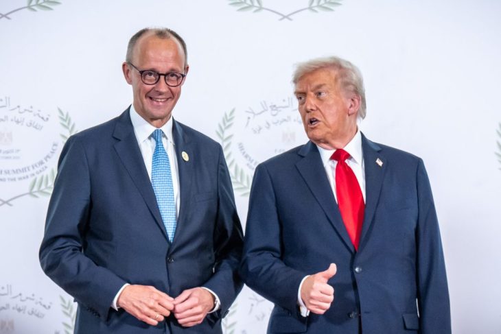 Cadou surpriza pentru Trump la summitul G7 Ce i a oferit cancelarul Germaniei