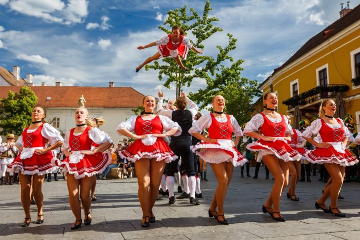 Cluj Napoca s a umplut de culoare Mii de oameni au celebrat 50 de ani de prietenie cu Koln FOTO