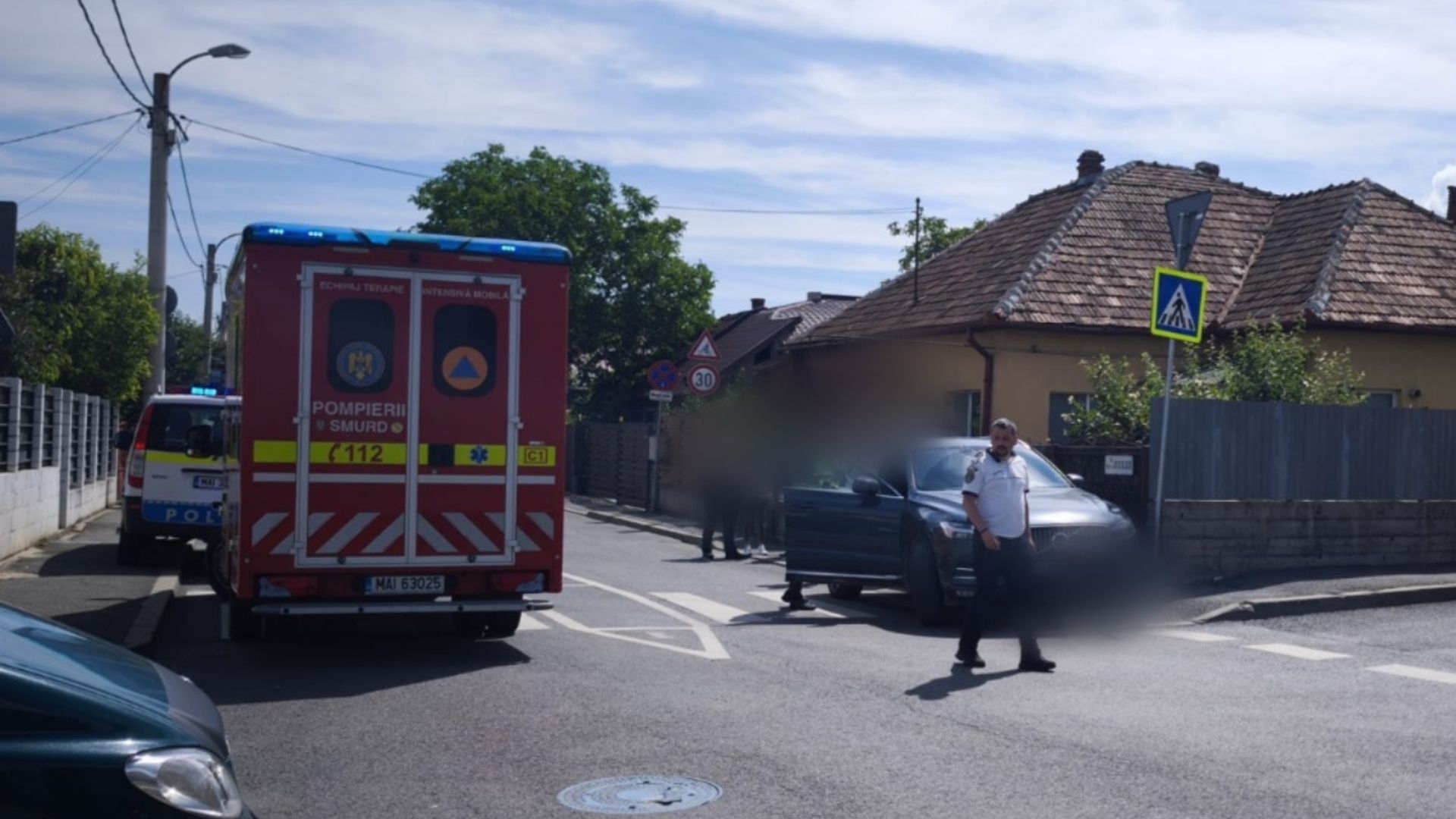 Cum s a produs accidentul de pe strada Jiului din Cluj in care un barbat a fost prins intre o masina si un gard A fost resuscitat pe loc