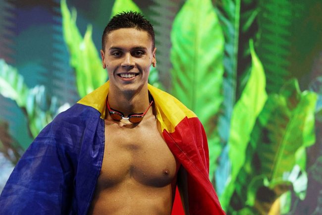 David Popovici omagiat inainte de Europene Gest impresionant din partea European Aquatics De expus la Louvre