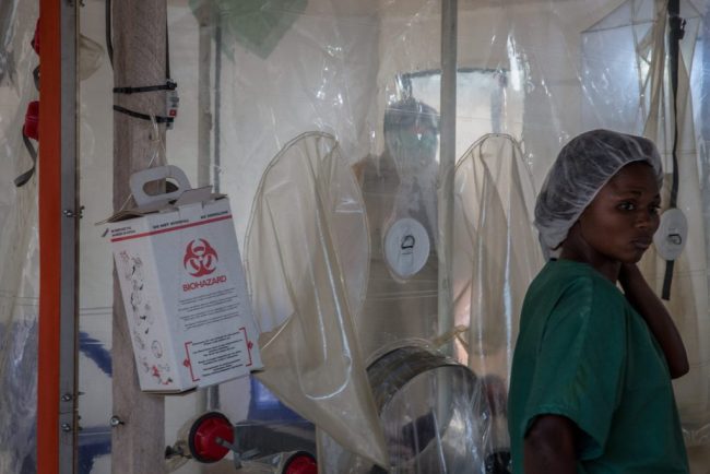 Doi barbati din Brazilia suspectati de Ebola au fost plasati in carantina
