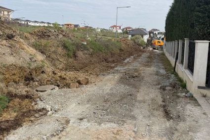 Drumurile din Cluj se modernizează cu ajutorul fondurilor europene! Aproape 100 de milioane de lei vor fi investite în comuna Apahida, iar lucrările sunt deja în plină desfășurare.