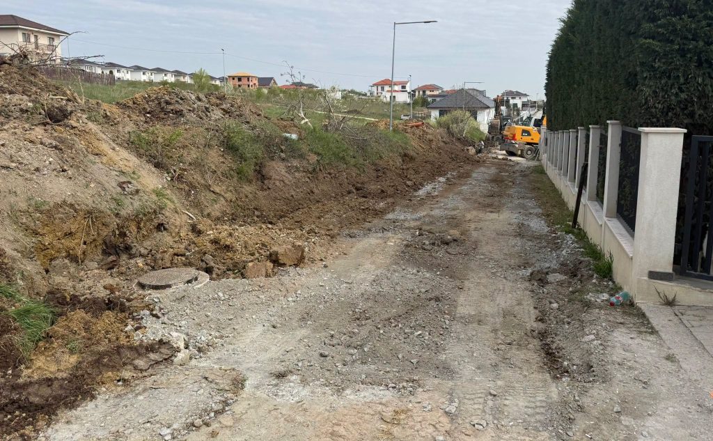 Drumurile din Cluj se modernizeaza cu ajutorul fondurilor europene Aproape 100 de milioane de lei vor fi investite in comuna Apahida iar lucrarile sunt deja in plina desfasurare