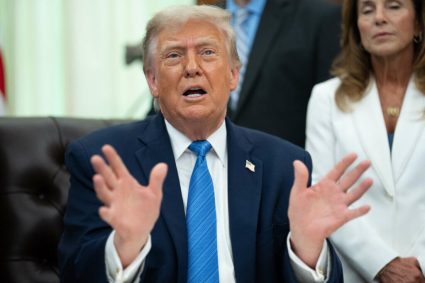 După ce a amenințat Iranul cu un „atac foarte sever” în această seară, Trump a revenit asupra deciziei.