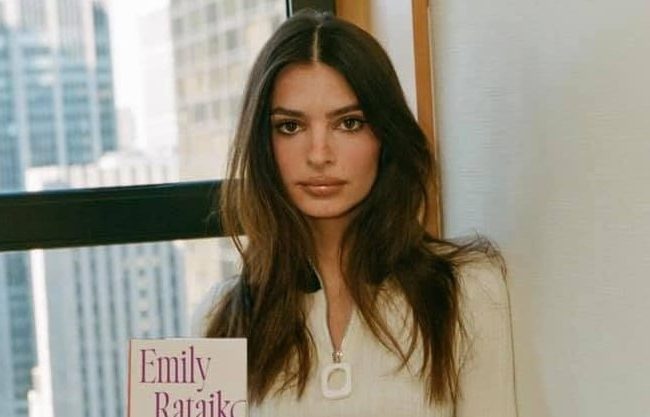 Emily Ratajkowski isi imparte regulile de intalniri ca mama singura fara nopti departe de casa si fara a lipsi de la ora de culcare a fiului