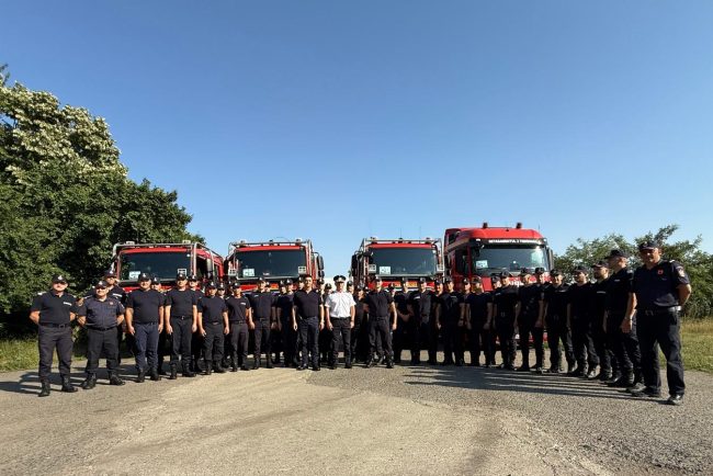 IGSU 40 de pompieri romani si mai multe masini de pompieri vor participa la combaterea incendiilor de vegetatie in Franta
