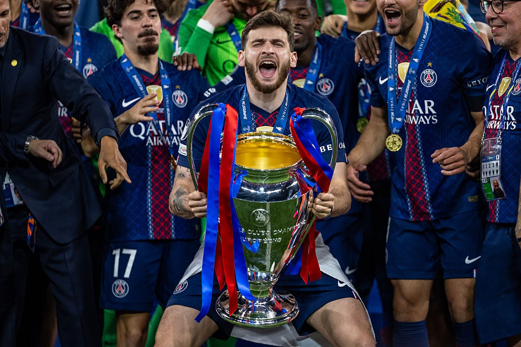 Kvaratskhelia primestec o mare recunostere PSG redevine dominanta in Europa