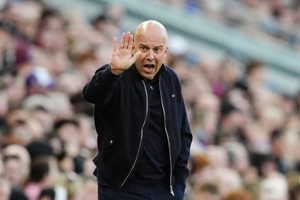 Liverpool l-a destituit pe antrenorul principal.