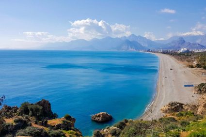 Lovitura pentru fumatori intr o destinatie indragita de romani fumatul interzis pe plaja