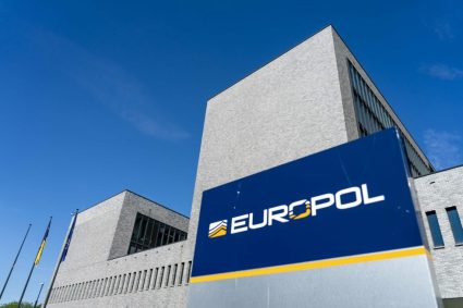 Mesajele criptate au relevat o rețea mafiotă din Kosovo implicată în afaceri ilegale de 80 de milioane de euro.