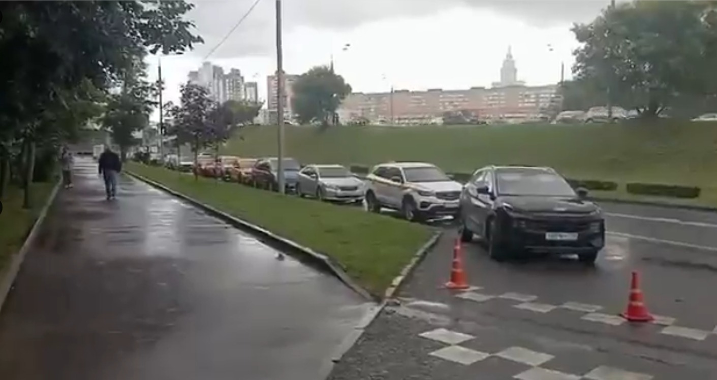 Motivul pentru care in orasele din Rusia se instaleaza toalete ecologice langa statiile de alimentare cu combustibil