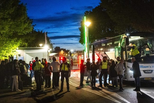 Negociatorii UE au ajuns la un acord asupra unei noi legislatii pentru returnarea migrantilor