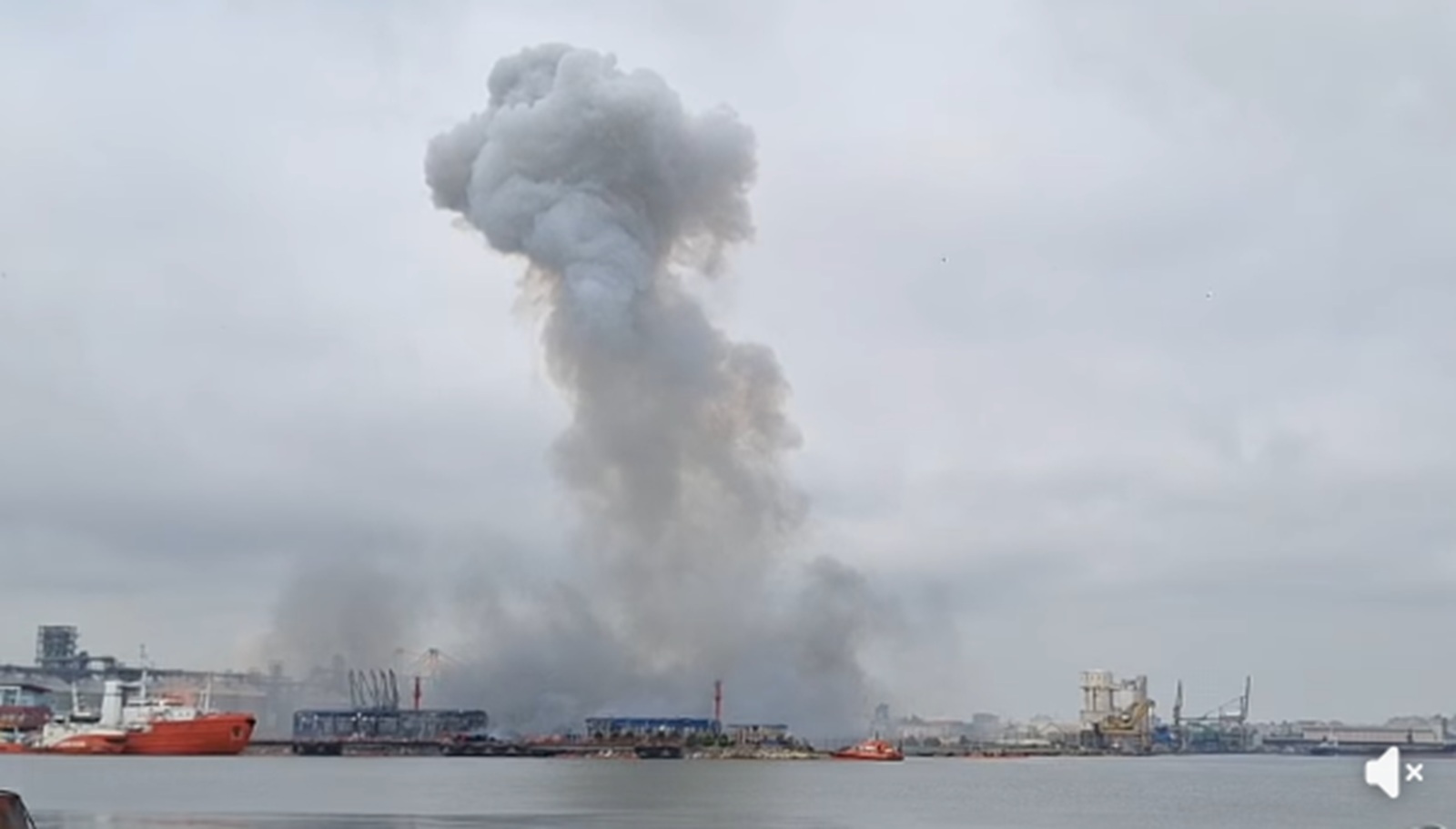 Nivelul 3 de securitate instituit in Portul Constanta dupa explozia unei drone maritime