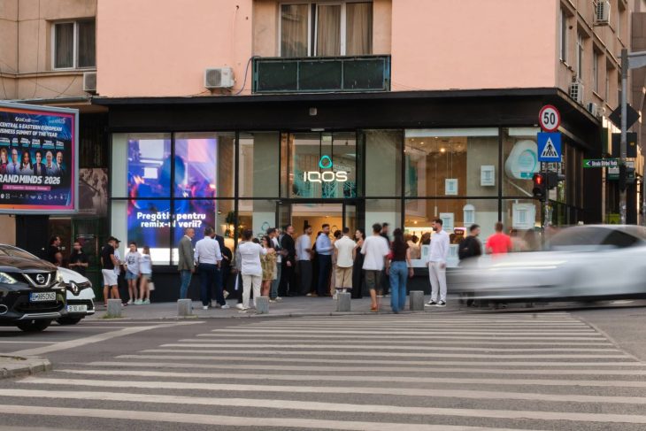 Noua Boutique IQOS Victoriei un concept retail 2 0 si o instalatie artistica semnata de Sebastian Comanescu