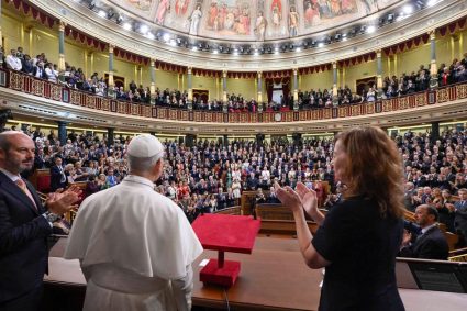 Papa Leo sustine integrarea migrantilor criticand partidele de dreapta din Spania