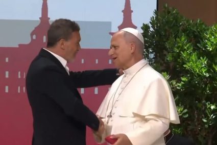 Papa Leon al XIV lea se intalneste cu Antonio Banderas si participa la un spectacol de flamenco la Madrid un mesaj despre importanta culturii in societate