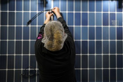 Premieră în SUA: energia solară a întrecut cărbunele, în ciuda sprijinului acordat industriei miniere de către Trump.
