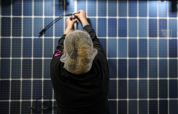 Premiera in SUA energia solara a intrecut carbunele in ciuda sprijinului acordat industriei miniere de catre Trump