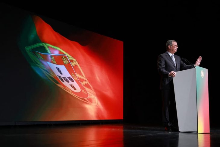 Presedintele Portughaliei a refuzat legea care interzice steagurile ideologice