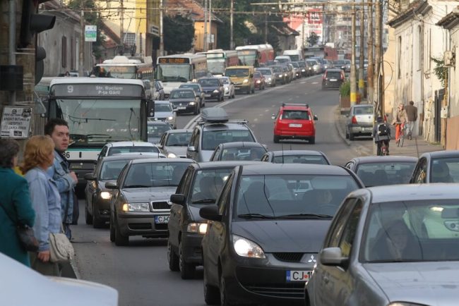 Primaria Cluj convocata de taximetristii locali nemultumiti de reorganizrile din trafic Axa Est Vest este un dezastru avem solutii mai eficiente
