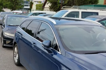 Probleme de siguranță pe o stradă din Cluj-Napoca! Cetățenii cer măsuri urgente pentru eliminarea riscurilor.