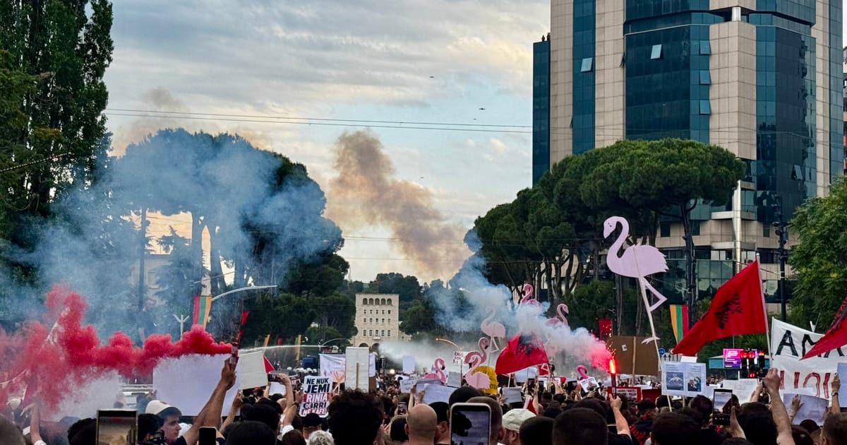 Revolutia flamingo din Albania in plina expansiune se indreapta catre statiunea lui Jared Kushner