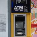 Schimbare importanta la bancomate romanii ar putea retrage exact suma dorita de la orice ATM indiferent de banca emitenta a cardului