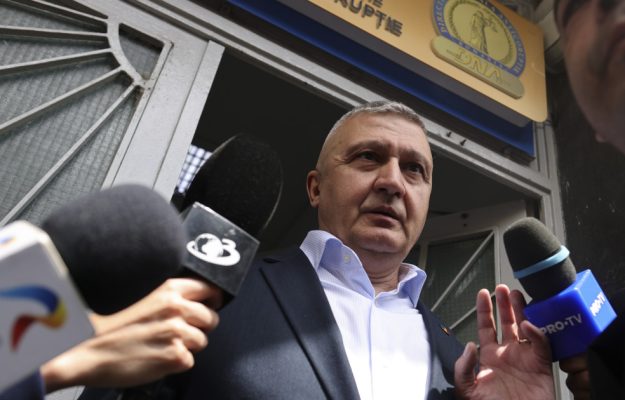 Seful Armatei se prezinta astazi la instanta in urma acuzatiilor DNA Generalul Gheorghita Vlad solicta restituirea