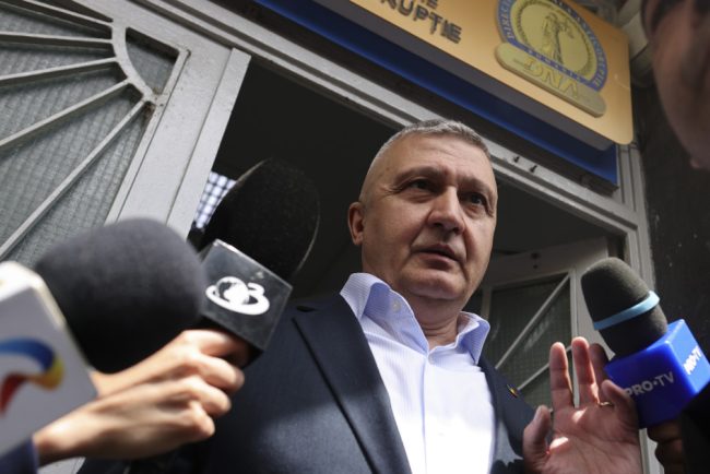 Seful Armatei se prezinta astazi la instanta in urma acuzatiilor DNA Generalul Gheorghita Vlad solicta restituirea