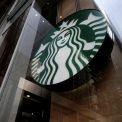 Starbucks inchide mii de cafenele in Coreea de Sud simultan dupa un scandal generat de o campanie publicitara controversata