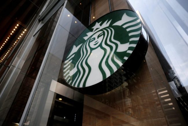 Starbucks inchide mii de cafenele in Coreea de Sud simultan dupa un scandal generat de o campanie publicitara controversata