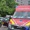 Stire de breaking news Un copil de doi ani a cazut de la o inaltime intr un bloc de pe Aleea Moldoveanu din Cluj Napoca Autoritatile intervin in prezent